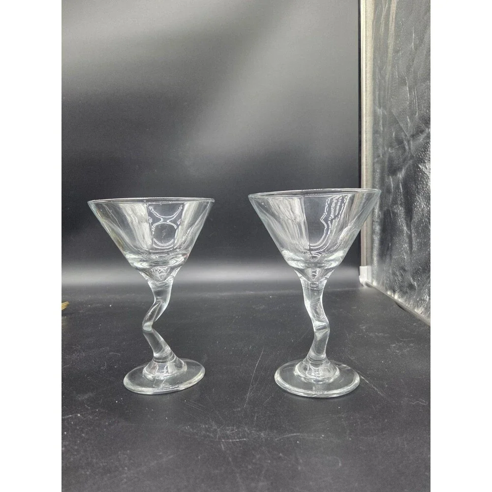Libbey Z Stem Martini Glasses 9.25 oz Capacity Set of 2 Clear Glass.  6.5